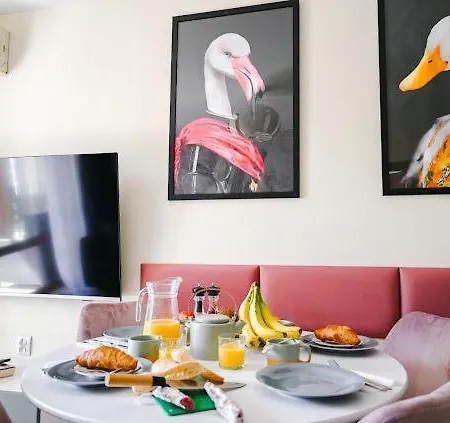 Sea Club & Grand דירה *