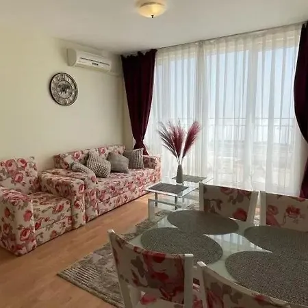 Sea Club & Grand דירה סבטי ולאס