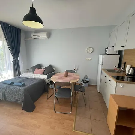 Sea Club & Grand דירה סבטי ולאס